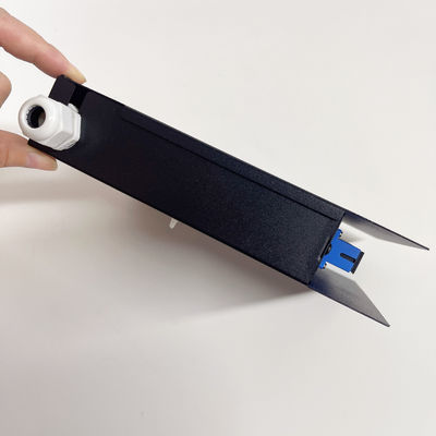 8 Cores SC UPC Indoor Wall Mount Fiber Optic Terminal Box Steel Tape Optical Fiber Distribution Box